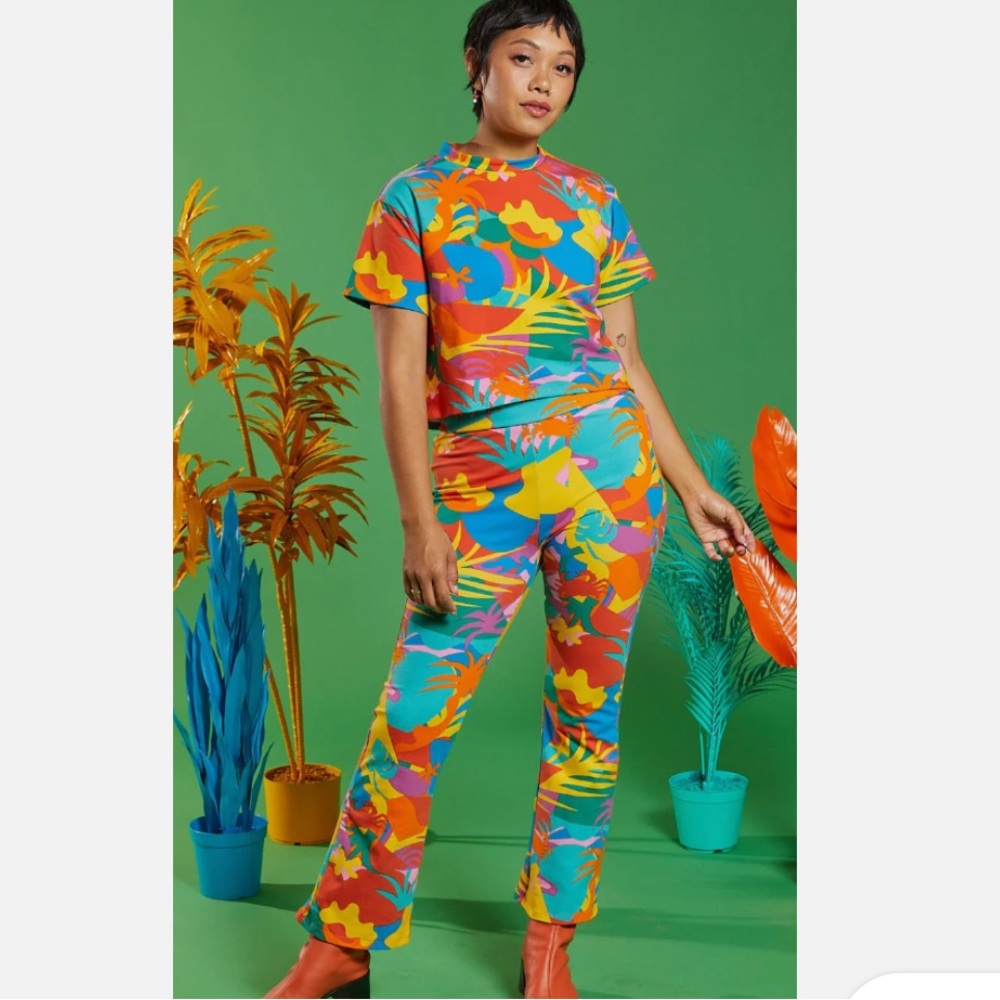 Nooworks kick flare pant in Tropico